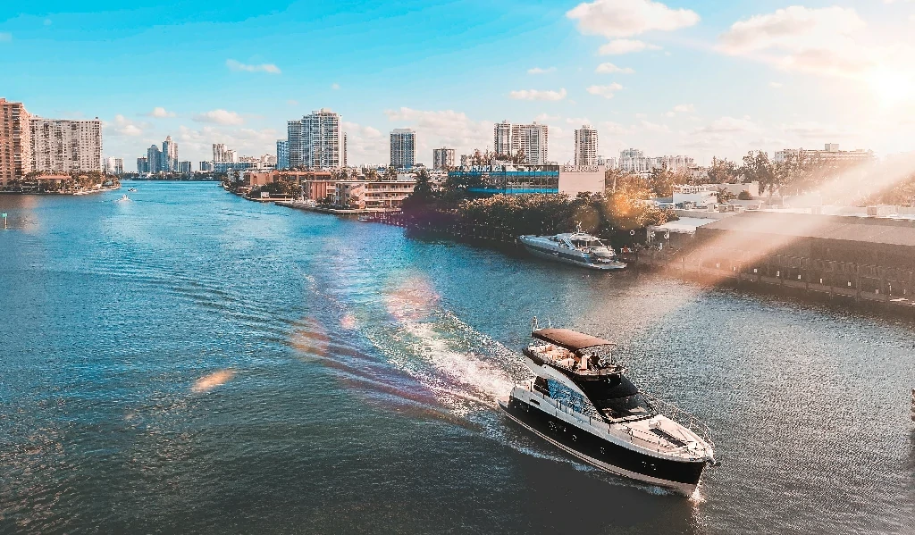 36 Best Places to Visit in the USA During Summer: Your Ultimate Travel Guide 11 Miami Beach, Florida
