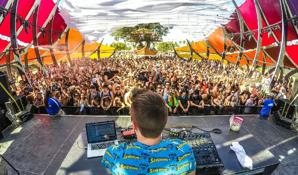 36 Best Places to Visit in the USA During Summer: Your Ultimate Travel Guide 4 USA Summer Festival