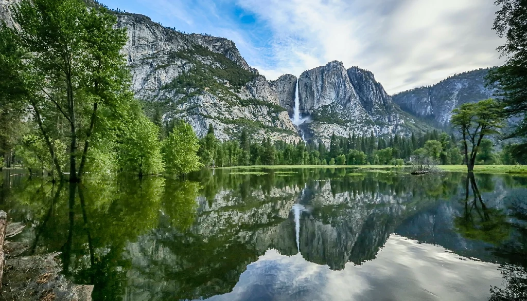36 Best Places to Visit in the USA During Summer: Your Ultimate Travel Guide 2 Yosemite National Park, California, USA